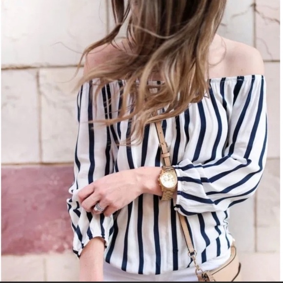 CUPCAKES & Cashmere White and Navy Stripe Off Shoulder Top Size Small - Picture 1 of 13